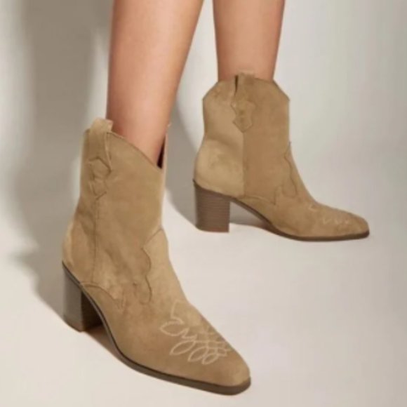 Shoes - Taupe Stitch Detail Chunky Heeled Boots Sz 6 New